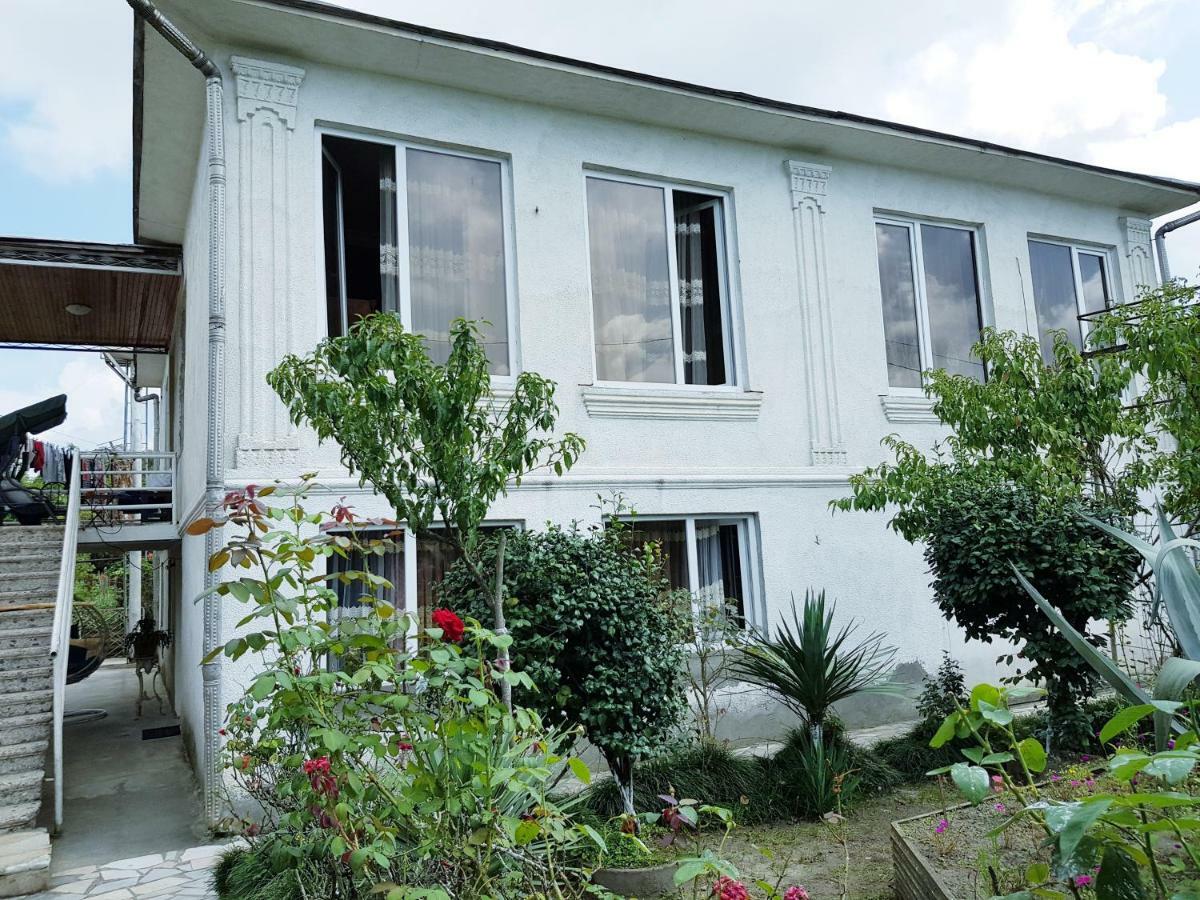 Shirim Guesthouse Зугдиди Экстерьер фото